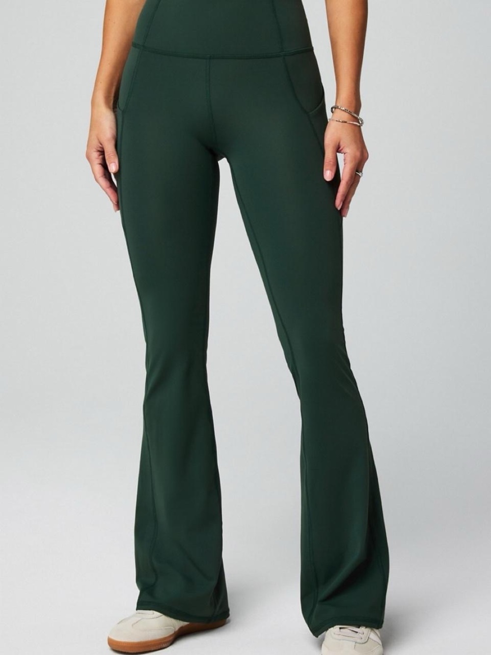 Fabletics PureLuxe Everpine Green Flare Leggings – Size M